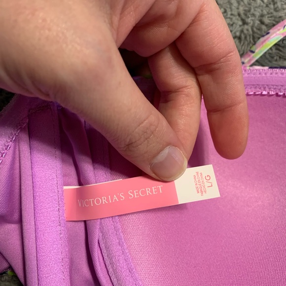 Victoria’s Secret strap/strapless bikini top. - Picture 3 of 3